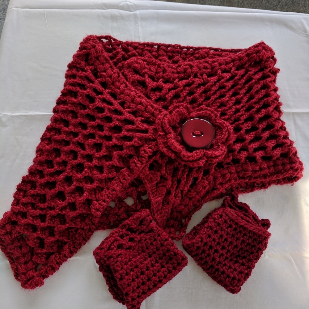 *NWOT*Handmade, crochet scarf.
